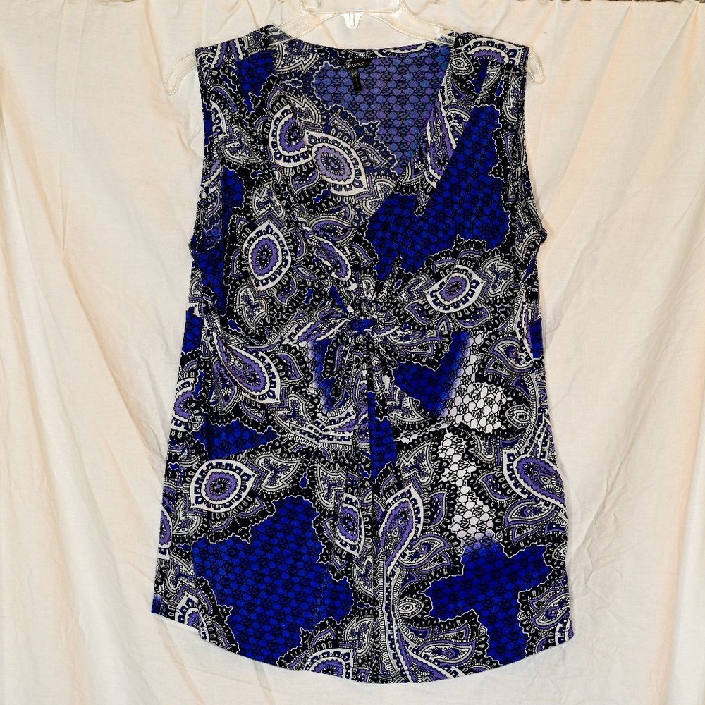 Daisy Fuentes sleeveless blouse, size large L, blue with patterned accents
